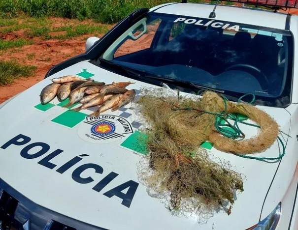 Dois homens s�o multados em mais de R$ 2 mil cada por pesca predat�ria em cachoeira do Rio Laranja Doce, em Taciba
