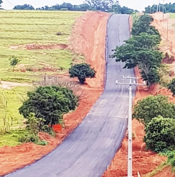 Segue a todo o vapor a pavimenta��o da vicinal Prudente/Ameli�polis ao rio do Peixe/Fl�rida