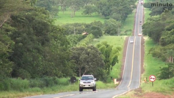 Trecho da SP-425 entre Barretos e Parapu recebe nota regular e se classifica como um dos piores do Pas, segundo pesquisa da CNT