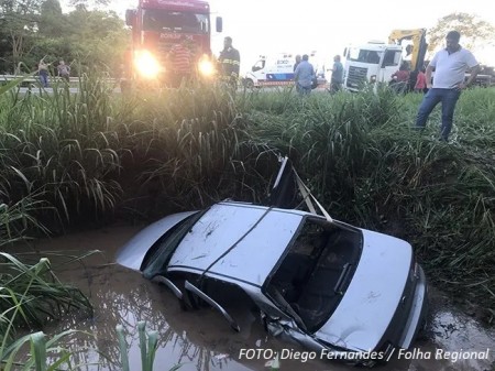 Acidente na SP-294 acende alerta à concessionária do pedágio por perigos no acostamento