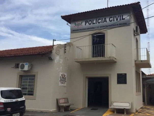 M�e � presa ap�s espancar a pr�pria filha de um ano de idade, em Dracena