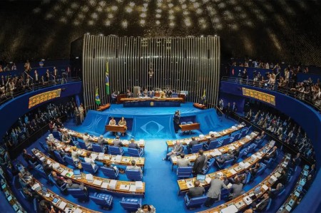 Congresso promulga PEC que amplia teto de gastos por 1 ano