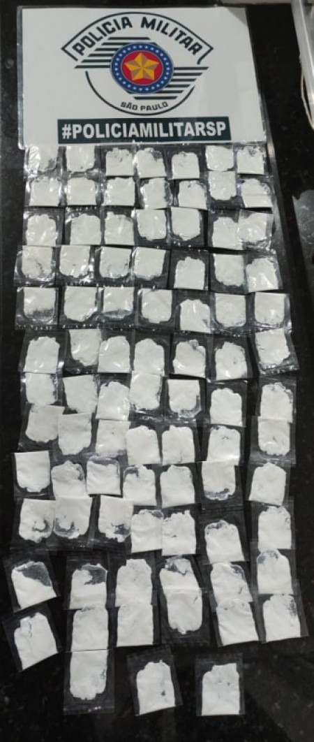 Casal de Bastos é preso é Osvaldo Cruz com 85 sachês de cocaína