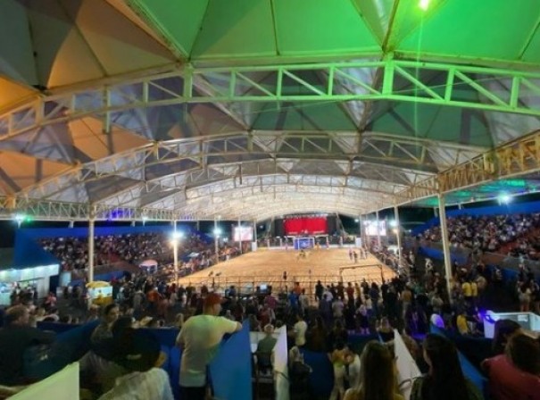 Rodeio de Parapu� � sucesso de p�blico e organiza��o