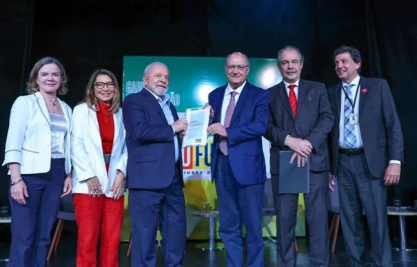 Lula anuncia Alckmin, Camilo, Nsia Trindade, Wellington Dias e mais 12 futuros ministros; veja lista