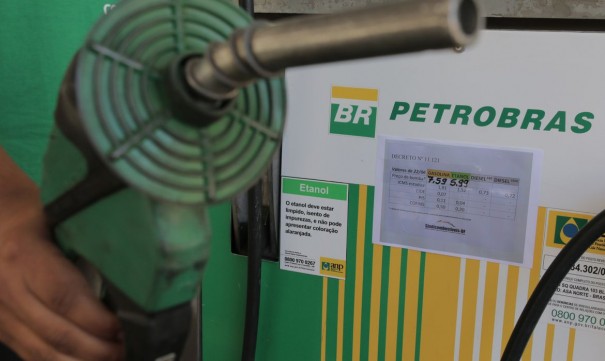 Petrobras reduz preos da gasolina e do diesel para as distribuidoras