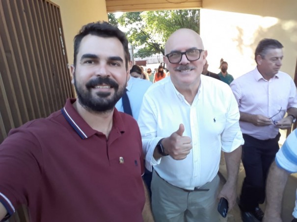 Vereador de Osvaldo Cruz se encontra com ministro da Educao e refora pedido de Creche para o Bairro Beija-Flor 