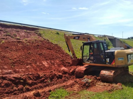 Eixo SP recupera erosão em talude no acesso a Flórida Paulista