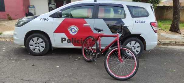 Pol�cia Militar prende homem por furto e devolve bicicleta furtada a seu propriet�rio em Osvaldo Cruz