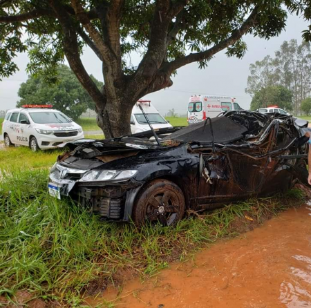 Acidente na vicinal que liga Santópolis do Aguapeí a Piacatu deixa uma pessoa gravemente ferida 