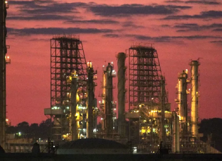 Petrobras vai monitorar impacto de invasão à Ucrânia para petróleo antes de decidir sobre reajustes