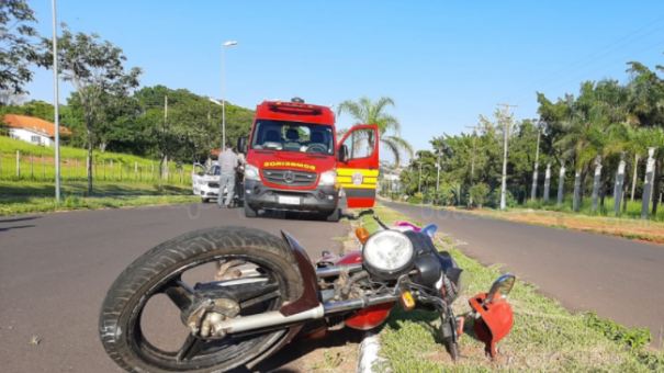 Motociclista fica ferido ap�s queda na vicinal que liga Tup� a Parnaso