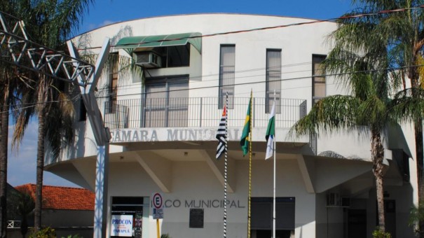 Cmara dos vereadores de Parapu aprova aumento de 16% para servidores municipais e criao de novos cargos