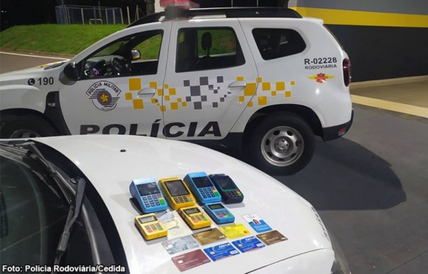 Pol�cia Rodovi�ria prende na SP-270 duas pessoas por golpe na regi�o