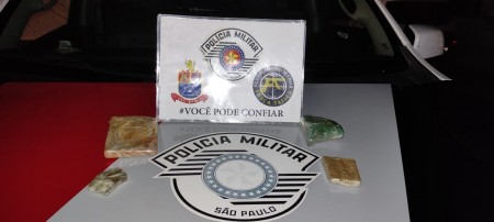 Polícia Militar prende três homens por tráfico de drogas e associação ao tráfico, em Osvaldo Cruz