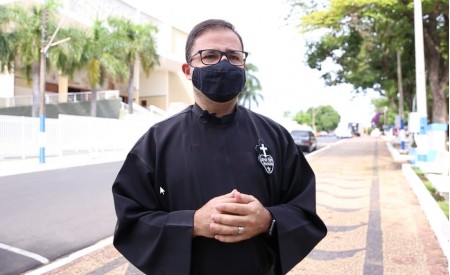 Padre Rogério Mendes é diagnosticado com Covid-19