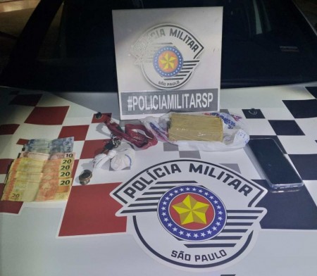 Em moto, homem é preso com tijolo de maconha pela Polícia Militar na SP-294