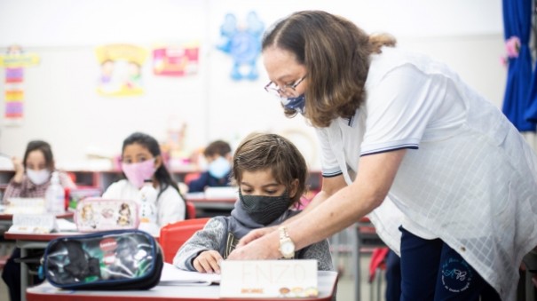 Professores da educa��o b�sica ter�o 33,24% de reajuste no piso salarial, anuncia governo federal