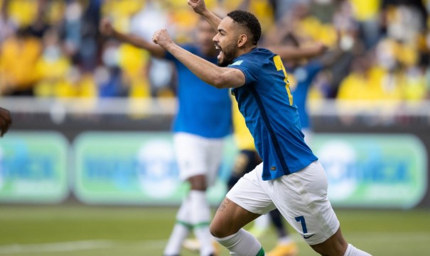 Em jogo com quatro participaes do VAR, Brasil e Equador empatam