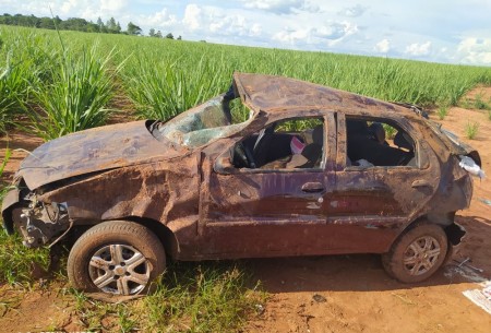 Capotamento de veículo deixa quatro vítimas na Rodovia Assis Chateaubriand