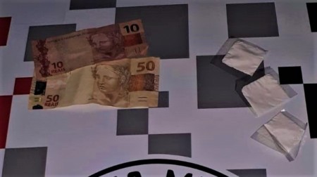 Após denúncia anônima, Polícia Militar faz prisão por tráfico de drogas em Adamantina