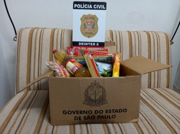 Pol�cia Civil apreende alimentos de cestas b�sica doadas pelo Governo do Estado comercializados ilegalmente em Junqueir�polis