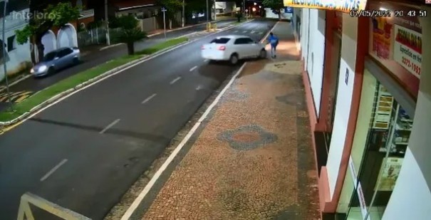 Com morte de suspeito atropelado ap�s furtar igreja, pol�cia aguarda exame para indiciar padre por homic�dio