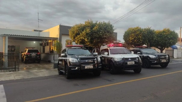 Polcia Civil faz operao de represso ao trfico de drogas, duas pessoas foram presas