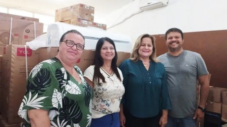 SALMOURÃO: Prefeitura em parceria com a Câmara adquire aparelhos de ar condicionado para as escolas municipais