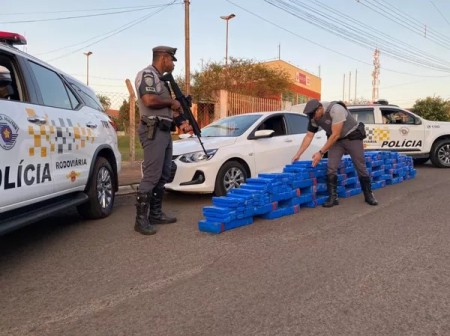 Adolescentes de 15 e 17 anos são apreendidos transportando mais de 500 quilos de maconha em Nantes