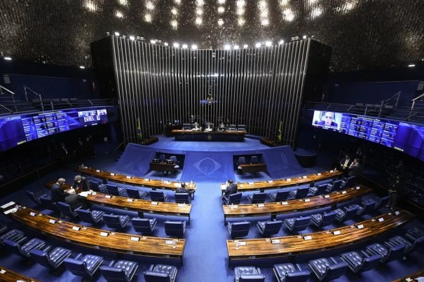 Senado aprova MP que libera consignado a beneficirios do Auxlio Brasil