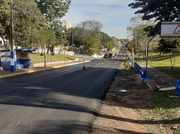 Governo d� in�cio a obra de recapeamento da Vicinal Lu�s Rovina, que liga Osvaldo Cruz a SP-425