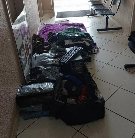 Trio é preso suspeito de invadir estabelecimentos comerciais e furtar cerca de R$ 26 mil em produtos