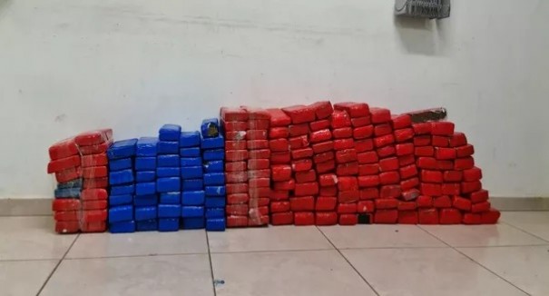 Quase 114 kg de maconha s�o apreendidos pela Pol�cia Rodovi�ria durante fiscaliza��o na SP-270