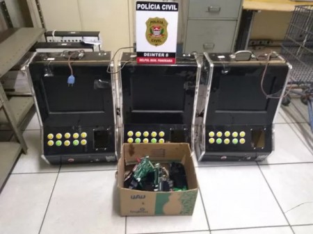 Máquinas caça-níqueis localizadas ligadas em uma casa em Panorama são apreendidas pela Polícia Civil