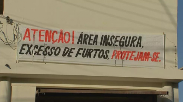 Faixas alertam sobre aumento no n�mero de furtos em com�rcios no interior de SP: 'Socorro'