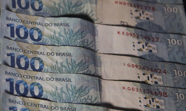 Beneficirios recebem hoje primeira parcela de julho do Auxlio Brasil