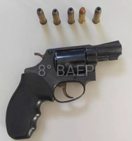 Homem paga R$ 4 mil em revólver após sofrer ameaça e acaba preso em flagrante por porte ilegal de arma de fogo