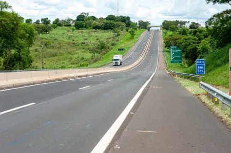 Obras no pavimento da SP-270 causam interdições entre Álvares Machado e Caiuá até 30 de junho