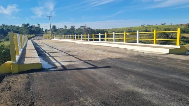 Aps mais de quatro meses de interdio, ponte da Estrada Aymor  liberada para o trfego de veculos