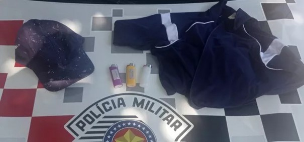 Suspeitos de furto em bar s�o abordados pela PM ap�s desembarcarem de �nibus em Adamantina