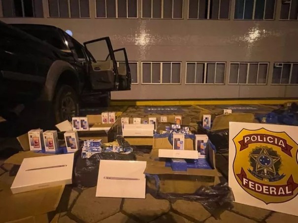 Dupla  presa com carga contrabandeada avaliada em R$ 400 mil