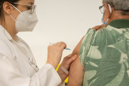 Quarta dose da vacina contra Covid será autorizada para pessoas a partir dos 50 anos, anuncia Ministério da Saúde