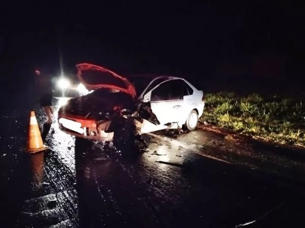 Carros batem de frente na Rodovia da Integrao, sob chuva, e sete pessoas ficam feridas em Dracena