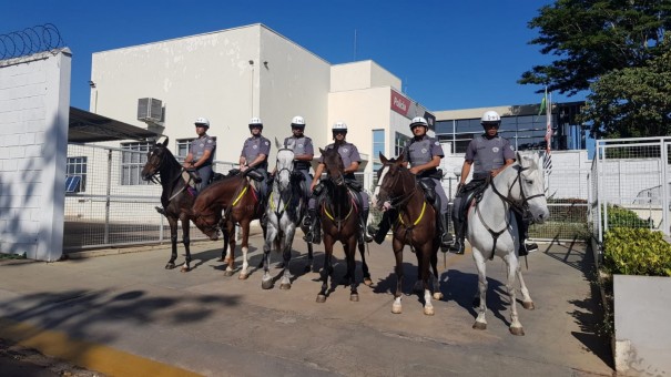 Cavalaria da Polcia Militar realiza policiamento com patrulhamento preventivo em Adamantina