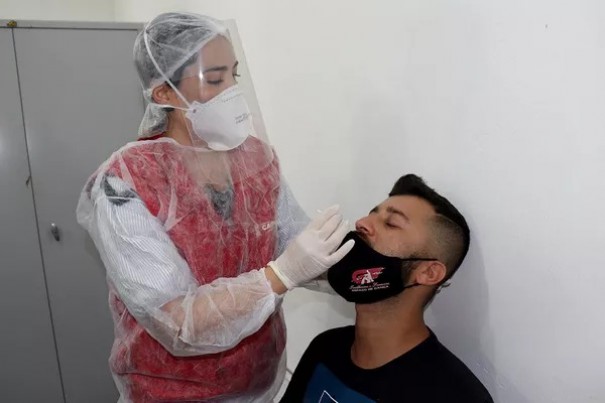 Brasil registra menor nmero de mortes por Covid em maio desde o incio da pandemia, mas casos esto em alta