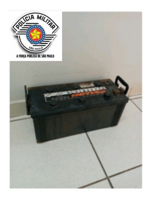 Indivduos furtam bateria de caminho em Luclia e vo presos