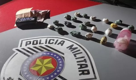 Surpreendido pela Polícia Militar com maconha na cueca, rapaz entrega 'vendedor' e homem é preso em Lucélia