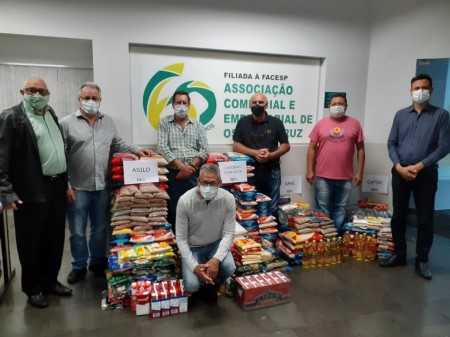 ACEOC entrega para entidades mais de 800 kg de alimentos arrecadados em palestra