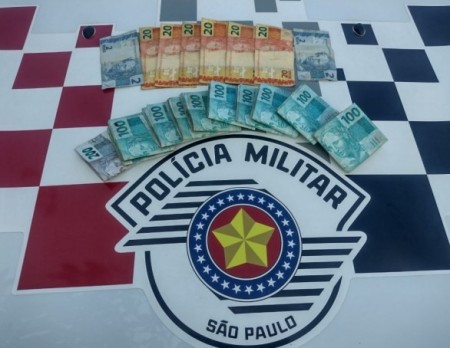 PM age rápido, prende mulher em flagrante por roubo a idoso e recupera todo produto do crime em OC